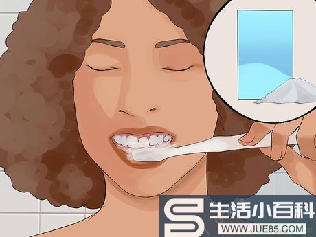 3种方法来用天然方法清洁牙齿