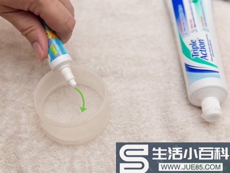 3种方法来用牙膏洗脸